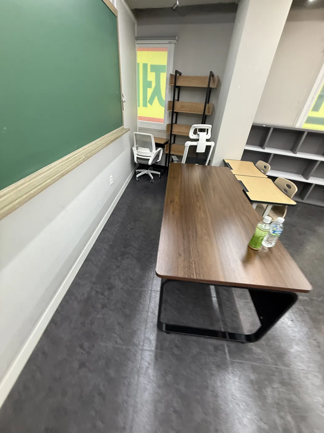 문경시 학원청소 시공 현장 — 열람석 정리