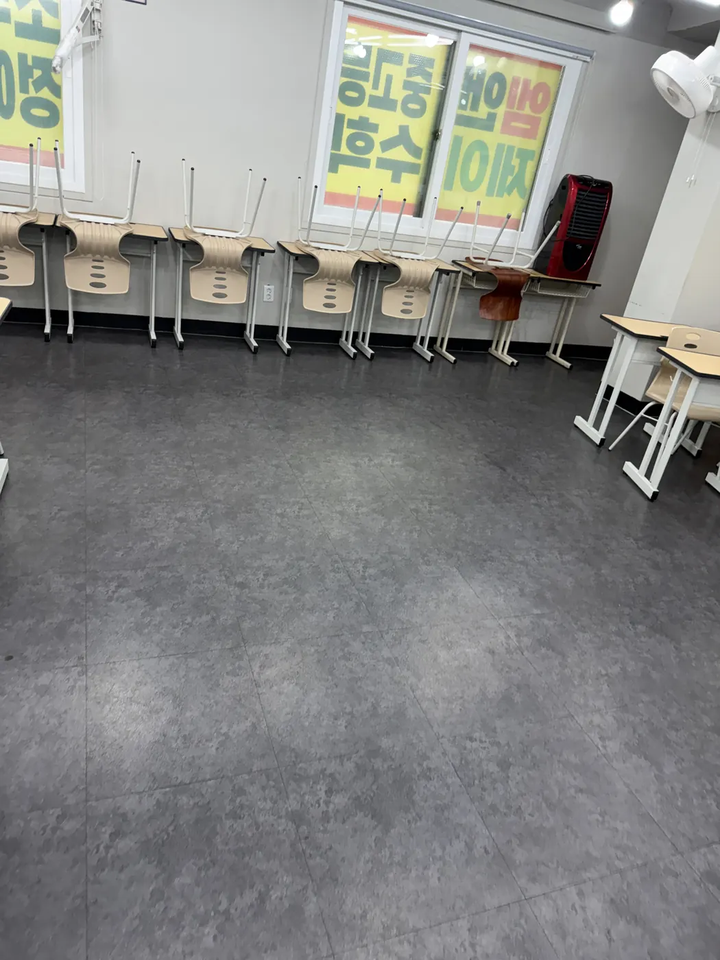 문수면 학원청소 시공 현장 — 강의실 정리