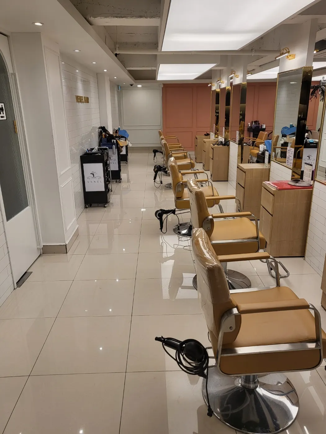 명호면 미용실청소 시공 현장 — 거울·집기 관리