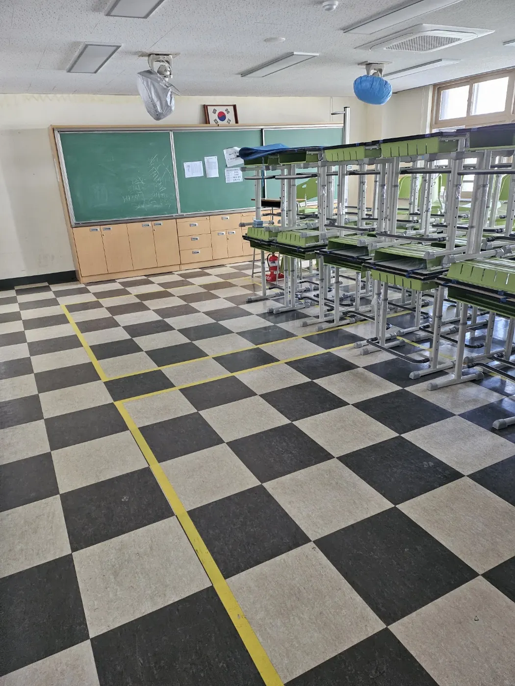 청송군 학교청소 시공 현장 — 교실 마감
