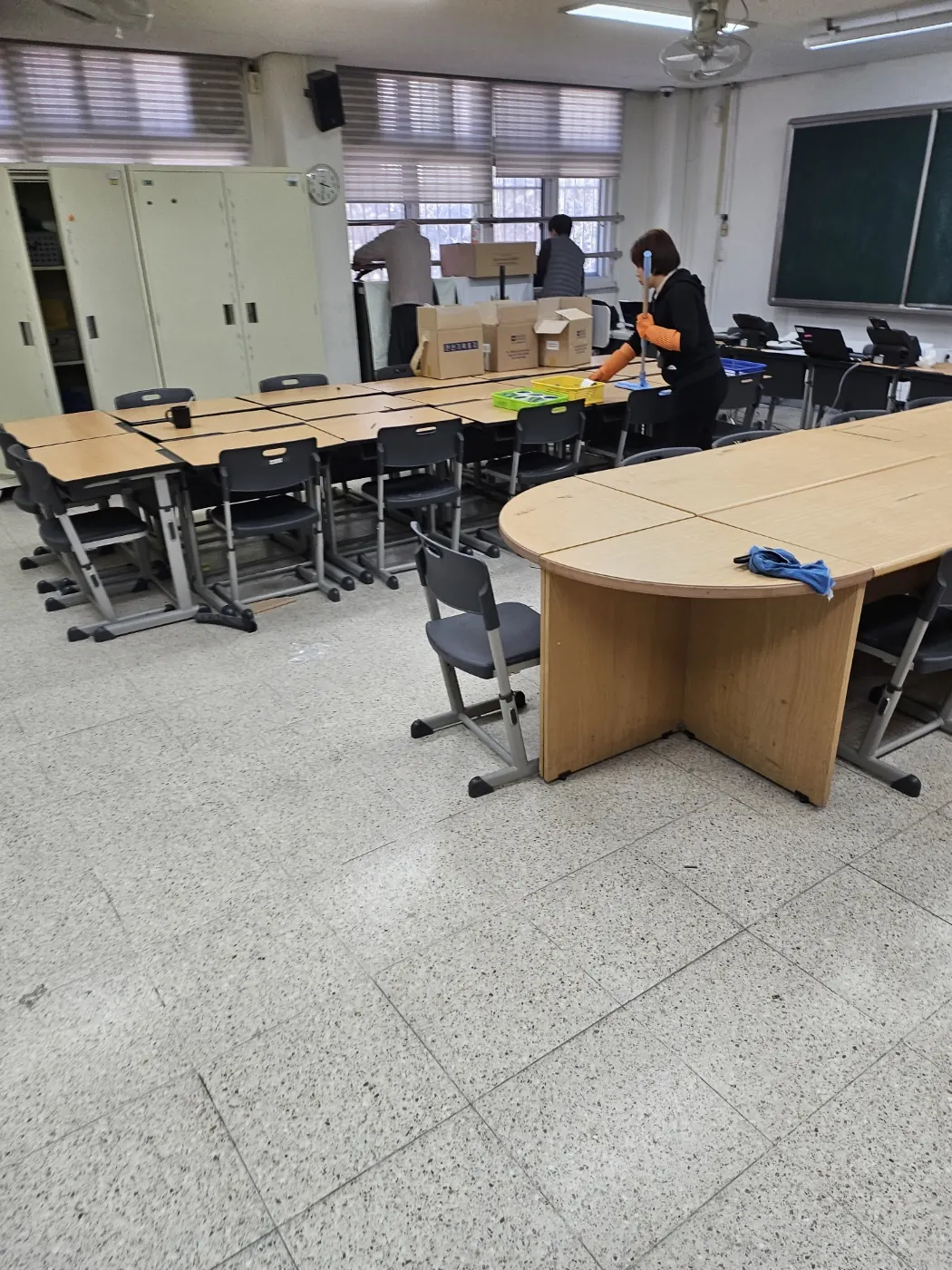 옥동 학교청소 시공 현장 — 교실 마감