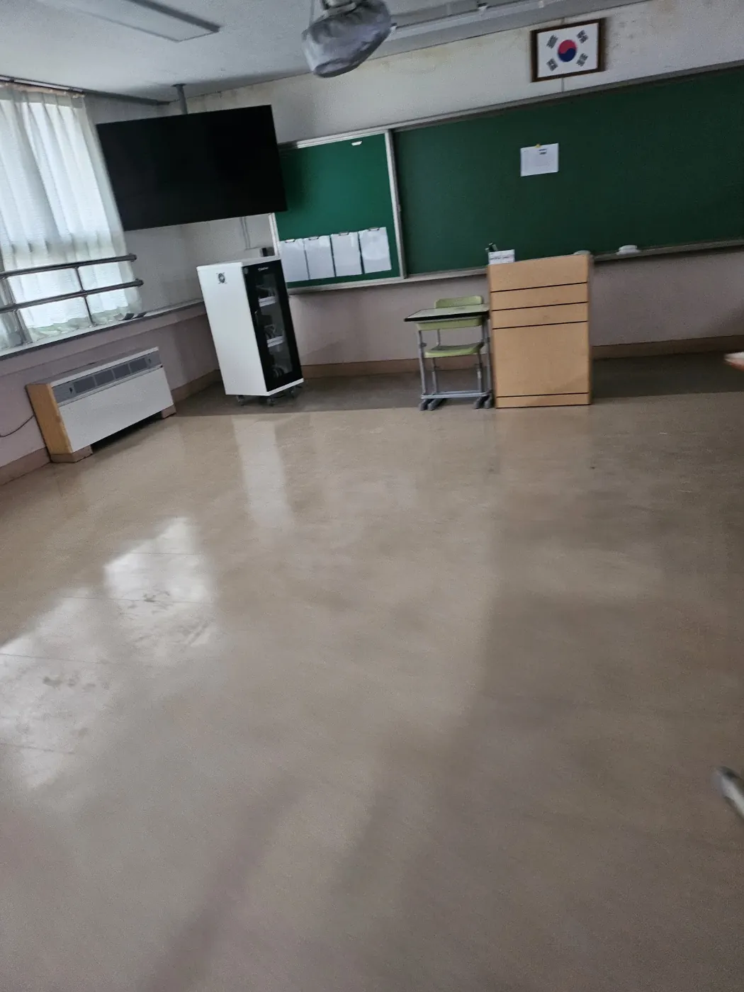 옥야동 학교청소 시공 현장 — 교실 마감
