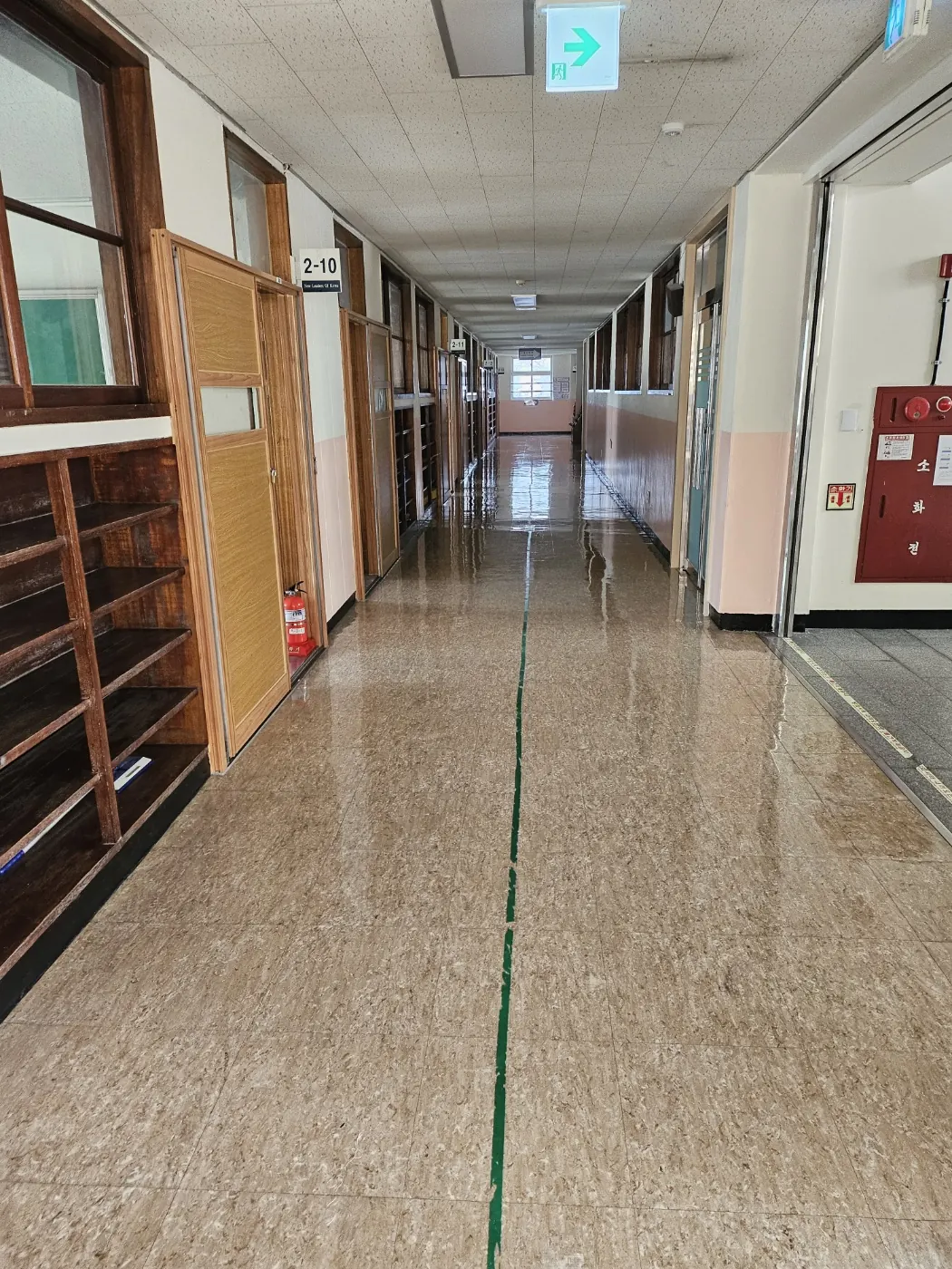모동면 학교청소 시공 현장 — 복도 관리