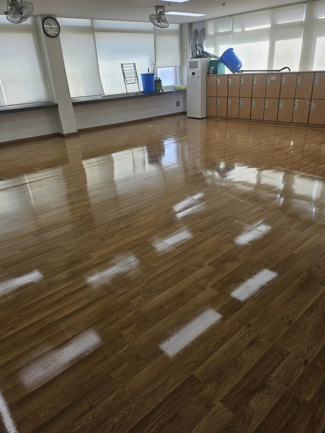 바닥 기계 세정 — 청송군 학교청소 현장