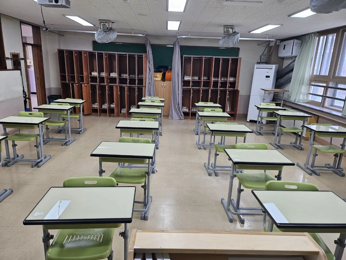 특별실 작업 — 수하동 학교청소 현장